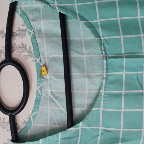 Floral cape kurti set. - Picture 8 of 16